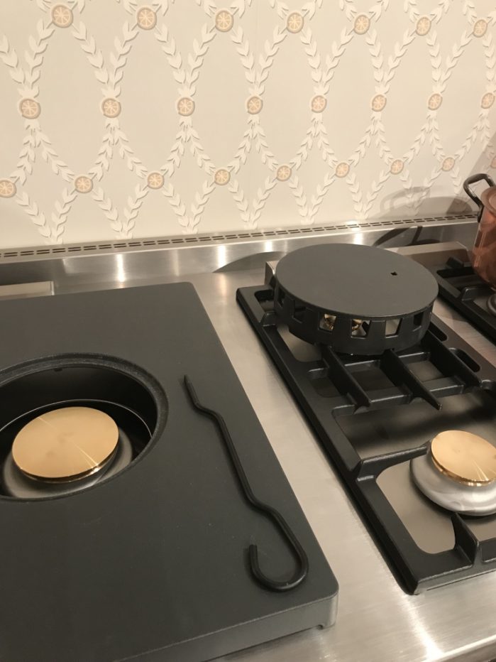 A Wok Ring for Induction Cooktop